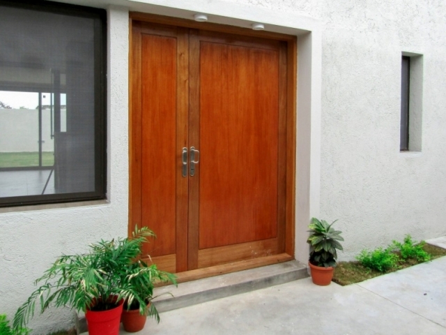 Puerta bastidor en madera de Cedro