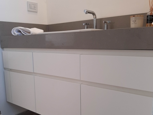 Mueble de baño laqueado blanco